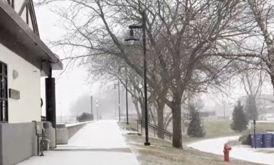 Голяма зимна буря връхлетя части от САЩ Има силни ветрове